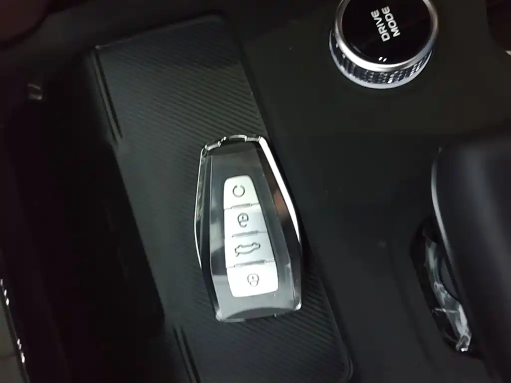 Geely Xingyue L — миниатюра 9