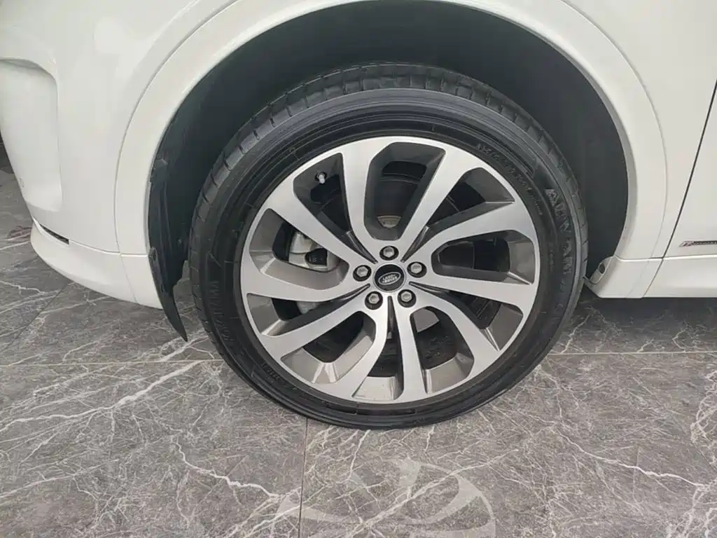 Land Rover Discovery Sport — миниатюра 23