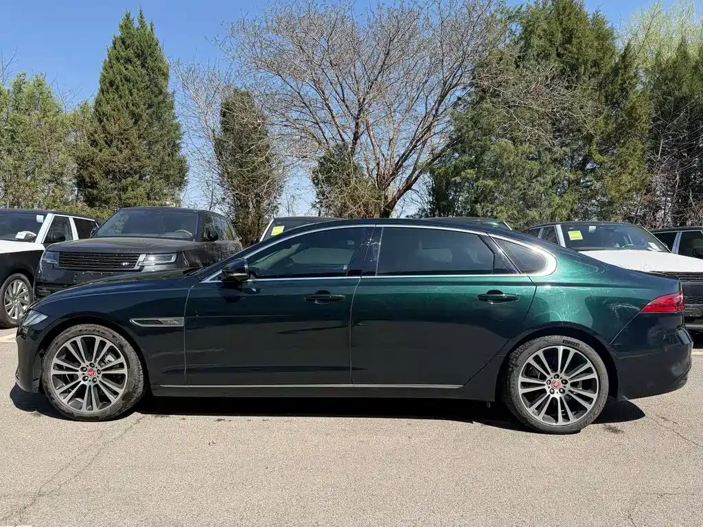 Jaguar XFL 2024 2.0T P250 Premium Luxury