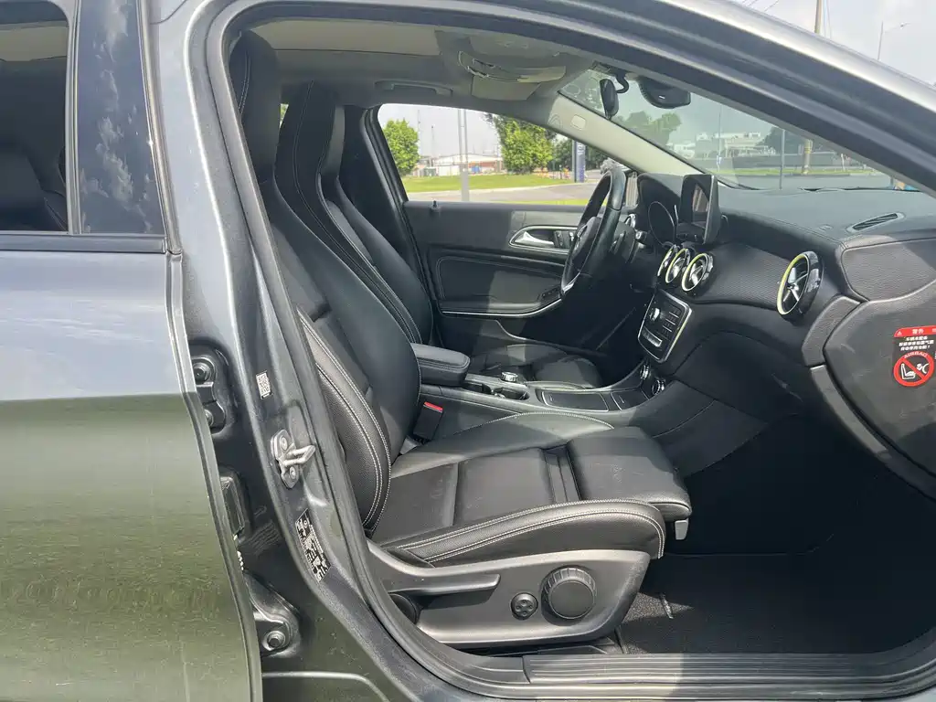 Mercedes-Benz GLA — миниатюра 10