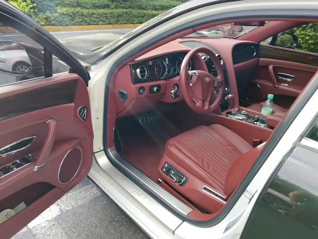 Bentley Flying Spur — миниатюра 14