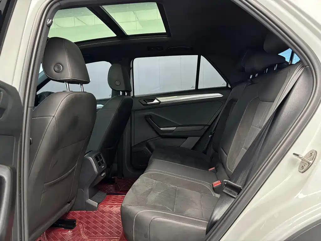 Volkswagen T-Roc — миниатюра 5