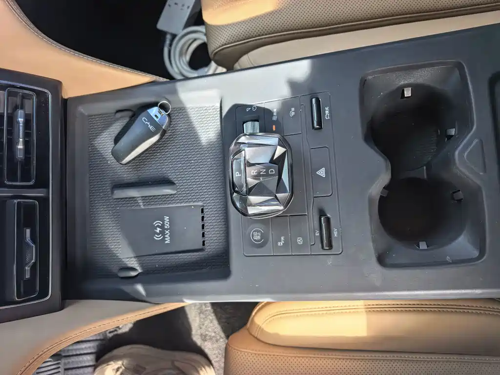 BYD L DM-i — миниатюра 13