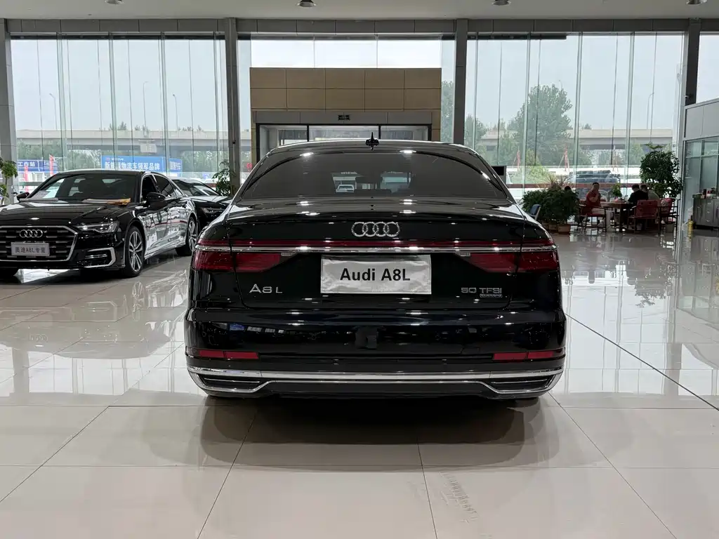 Audi A8 — миниатюра 4