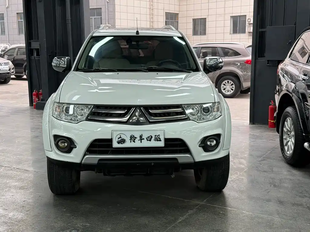 MITSUBISHI PAJERO JINCHANG