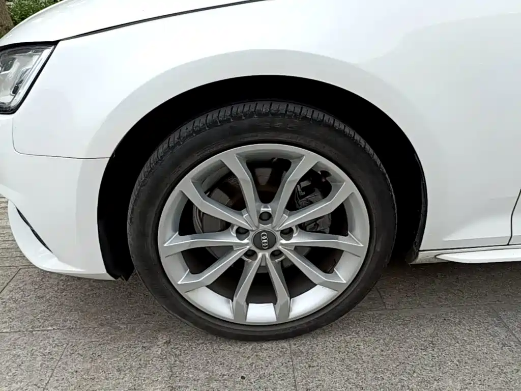Audi A4L — миниатюра 23