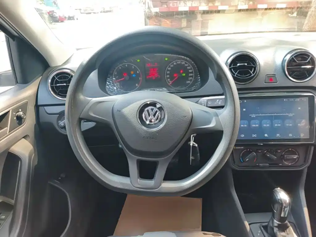 Volkswagen Jetta — миниатюра 11