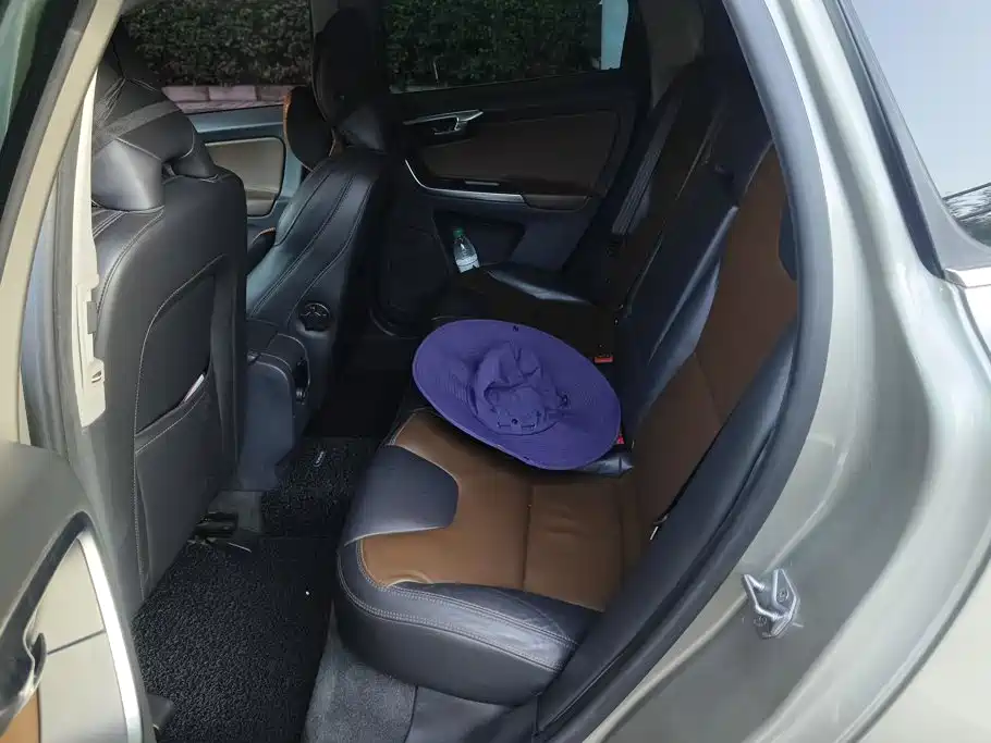 Volvo XC60 (Import) — миниатюра 11