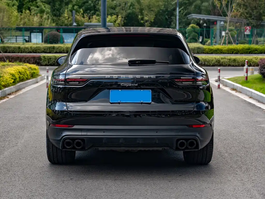 Porsche Cayenne — миниатюра 5