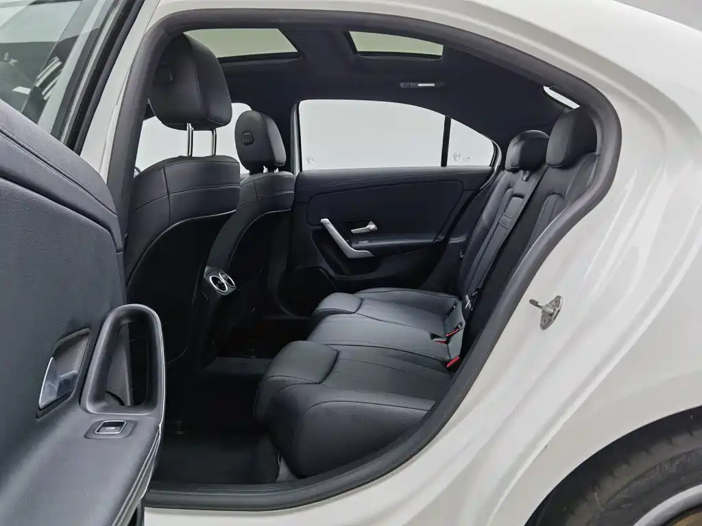 Mercedes-Benz A-Class — миниатюра 15