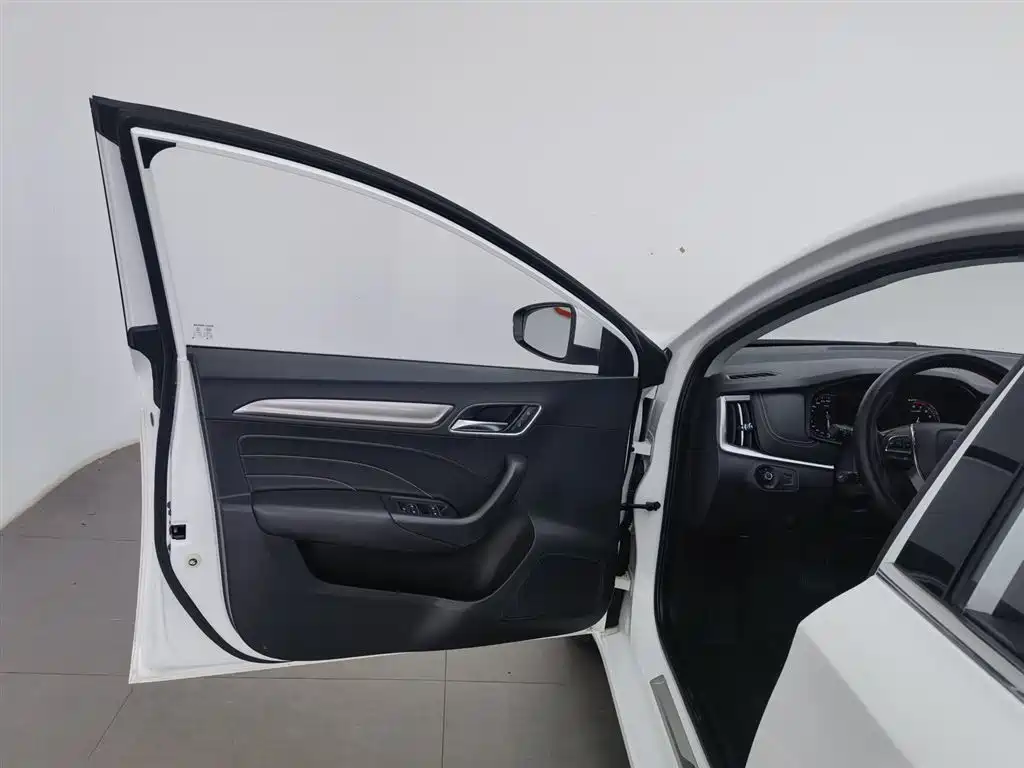 Roewe i6 2018 20T AT