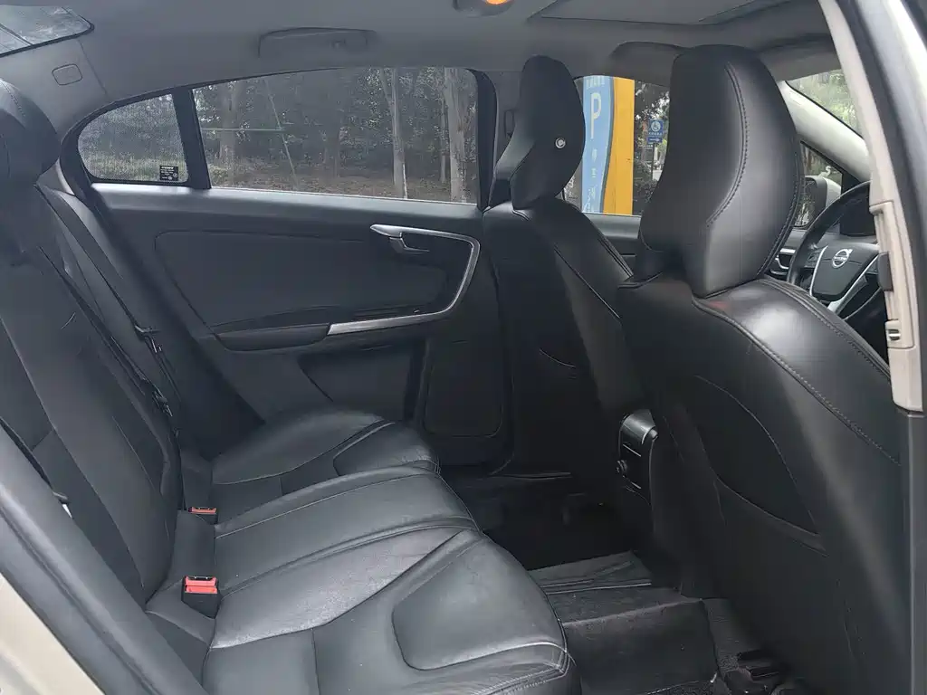 Volvo S60 — миниатюра 11