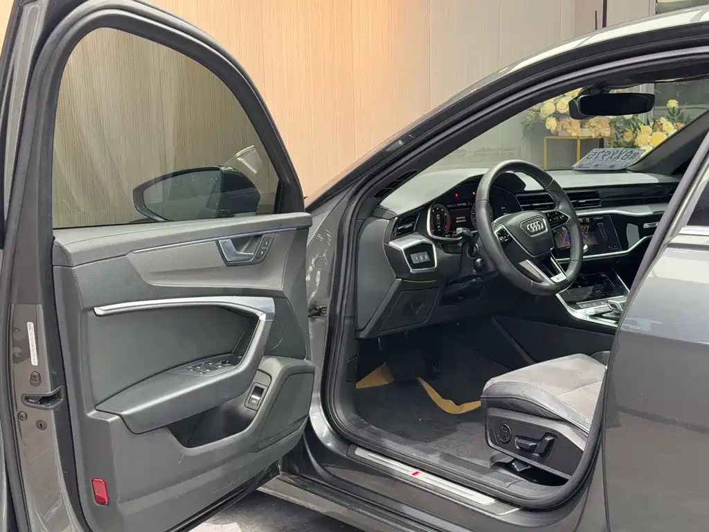 Audi A6L 2021 40 TFSI Luxury