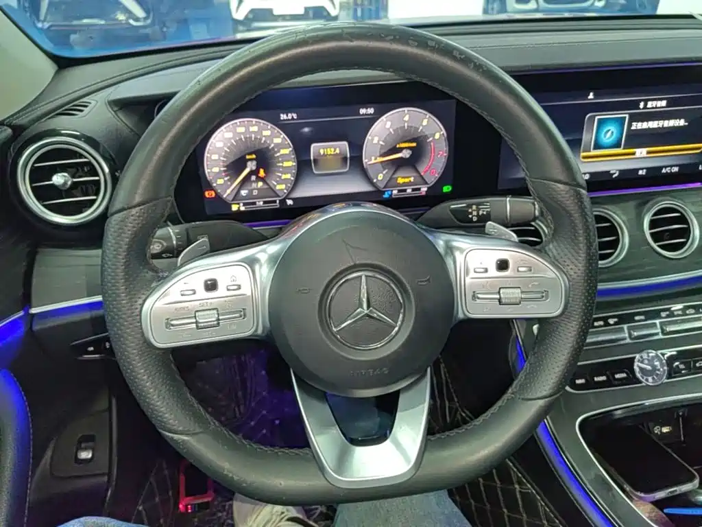 Mercedes-Benz E-Class — миниатюра 11