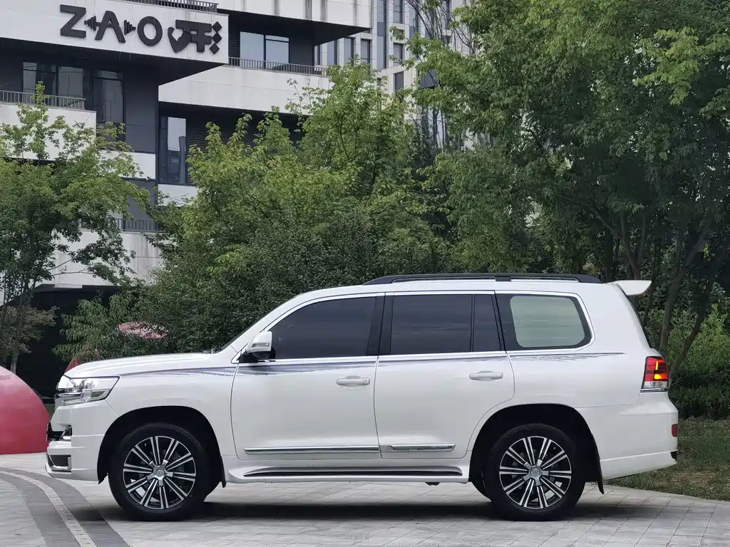 Toyota Land Cruiser — миниатюра 4