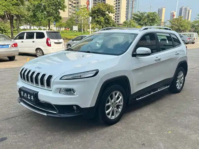 JEEP FREE LIGHT 2018