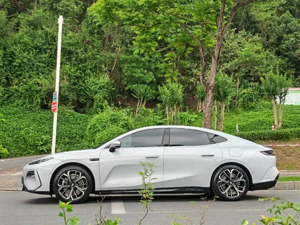 Geely Galaxy Galaxy E8 E8 2025 700km Smart Drive