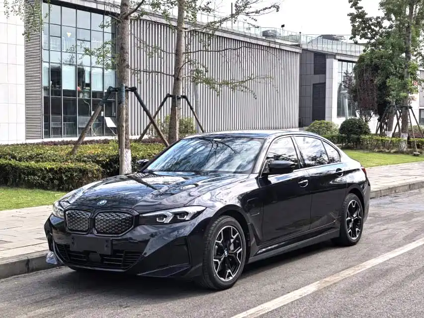 BMW i3 2025 eDrive 40 L
