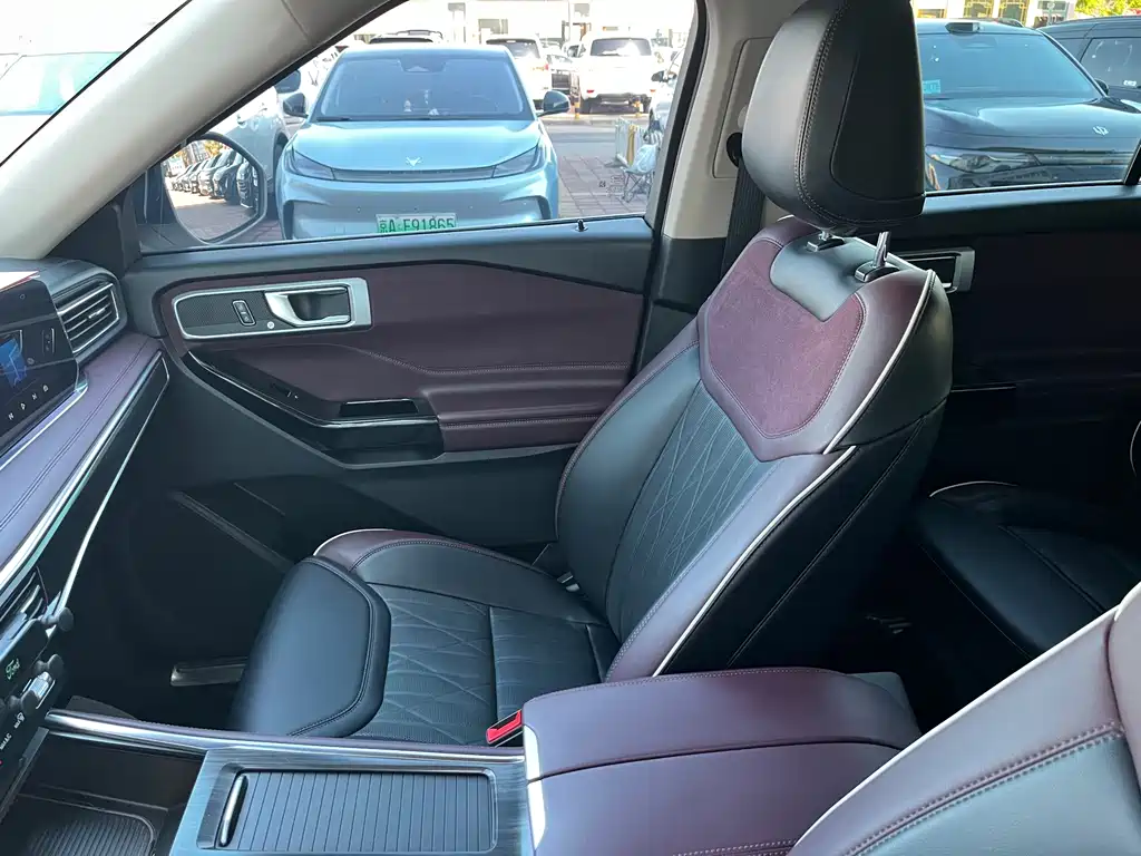 Ford Explorer — миниатюра 9