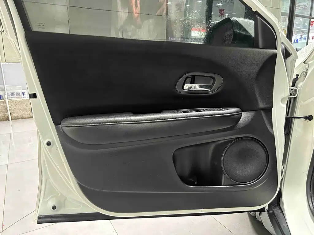 Honda Vezel — миниатюра 10