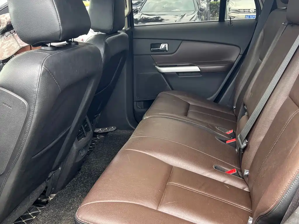 Ford Edge (Import) — миниатюра 7