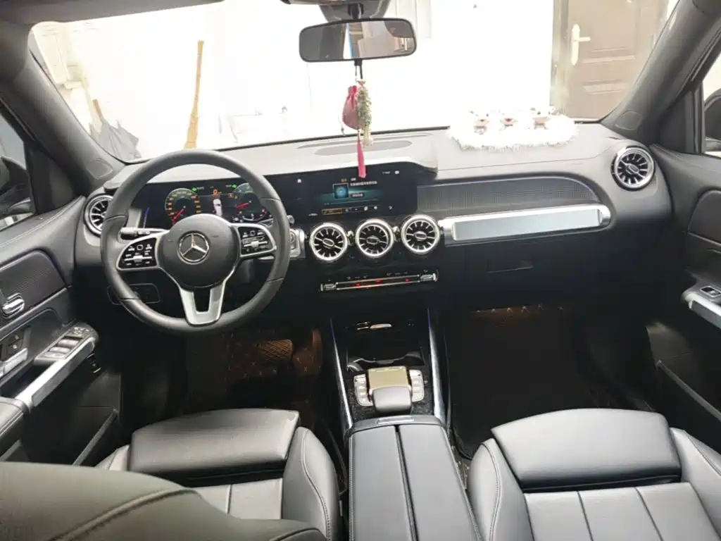 Mercedes-Benz GLB — миниатюра 10