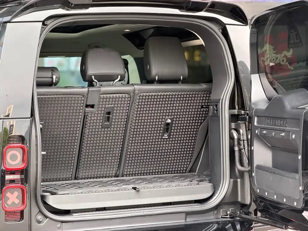 Land Rover Defender — миниатюра 10