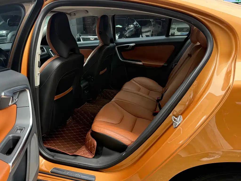 Volvo S60 — миниатюра 5