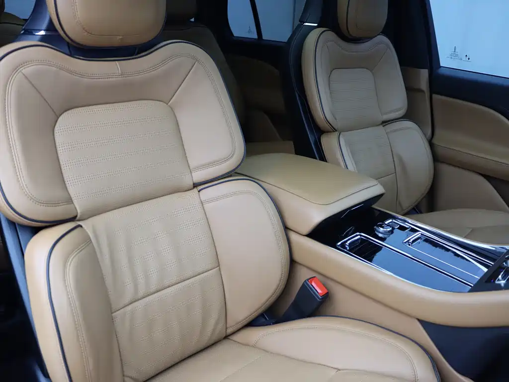 Lincoln Aviator — миниатюра 10