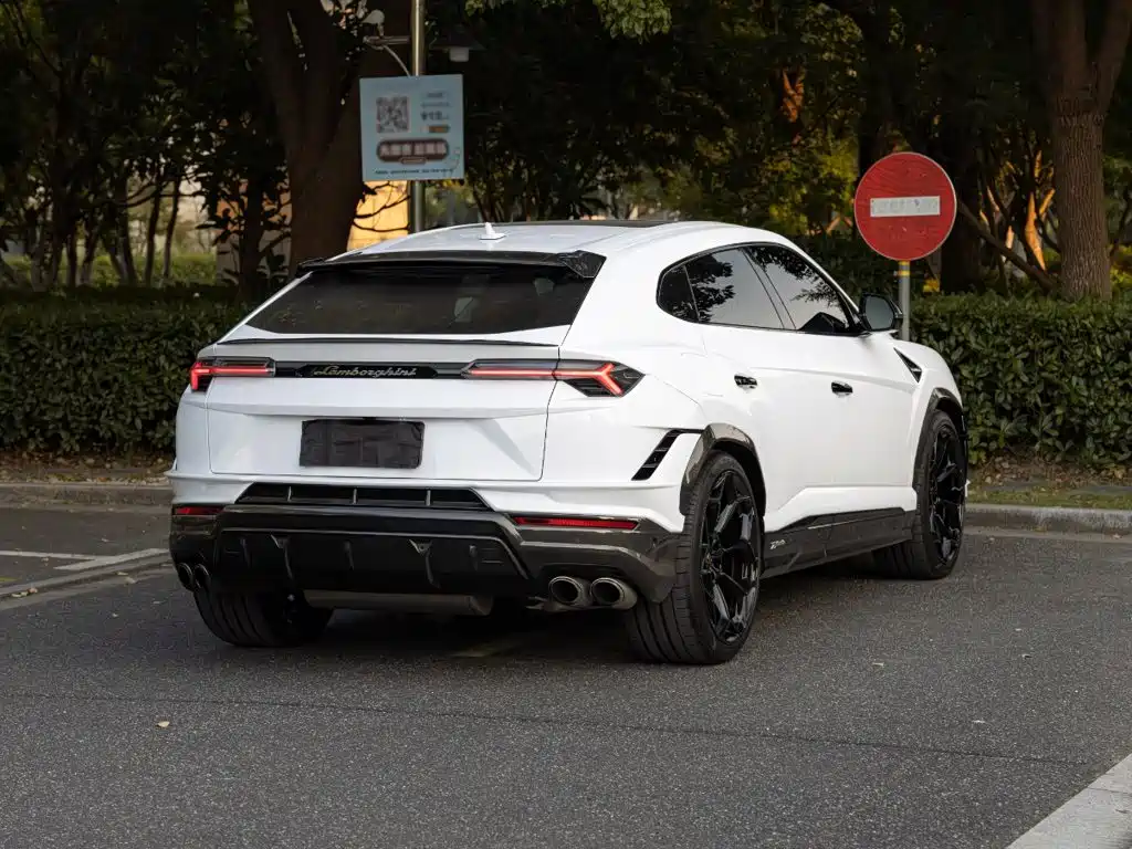 Lamborghini Urus — миниатюра 4