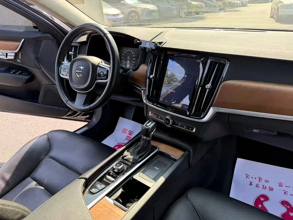 Volvo S90 — миниатюра 10