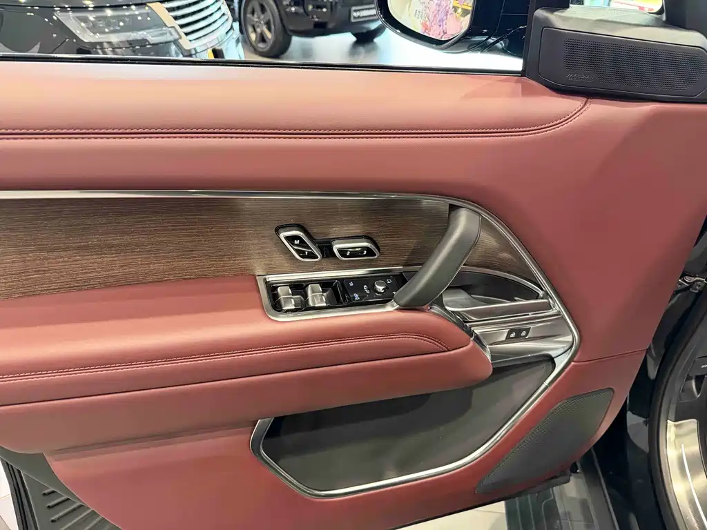 Land Rover Range Rover — миниатюра 12