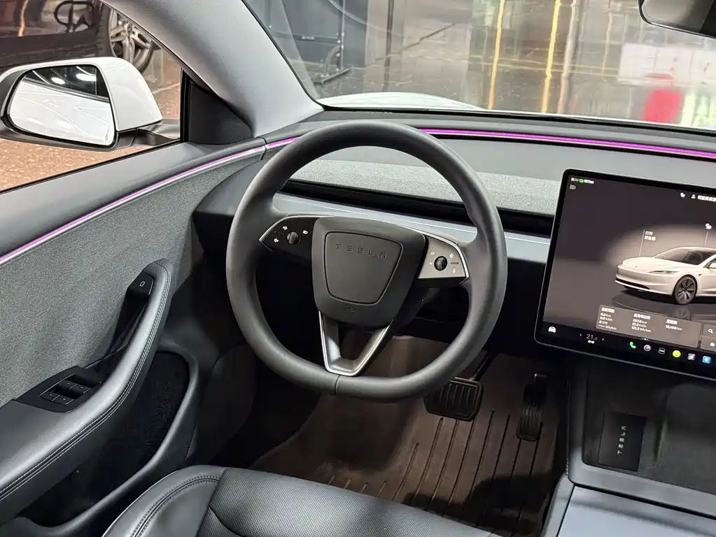 Tesla Model 3 — миниатюра 10