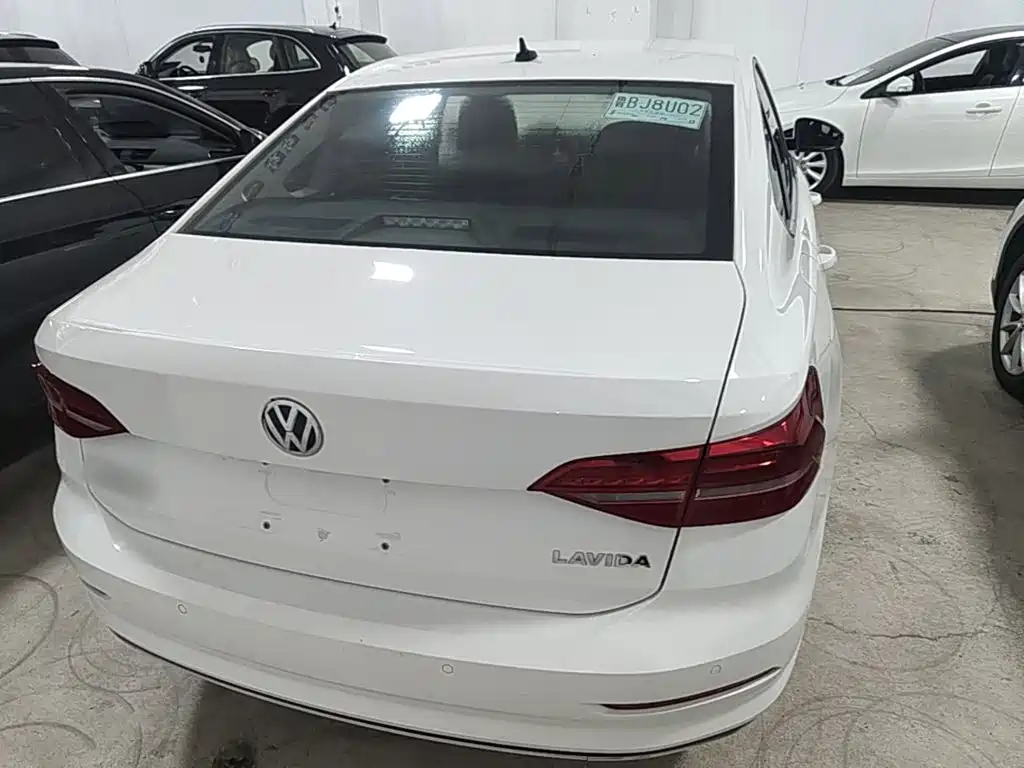 Volkswagen Lavida — миниатюра 6