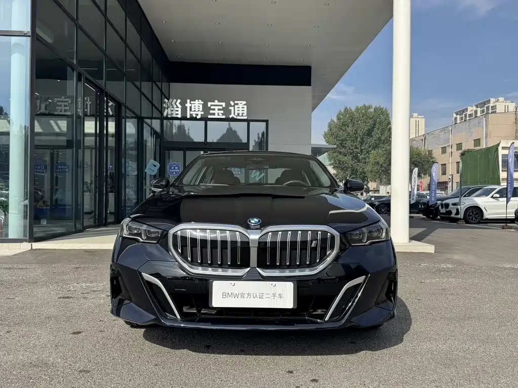 BMW I5