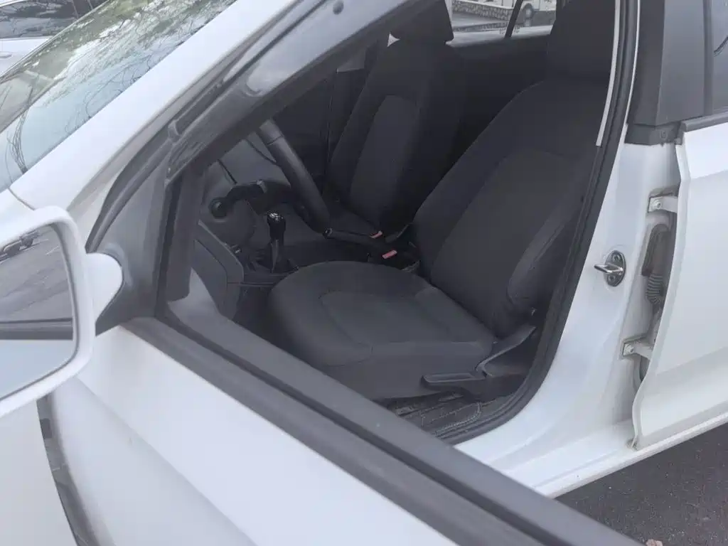 Skoda Rapid Spaceback — миниатюра 11