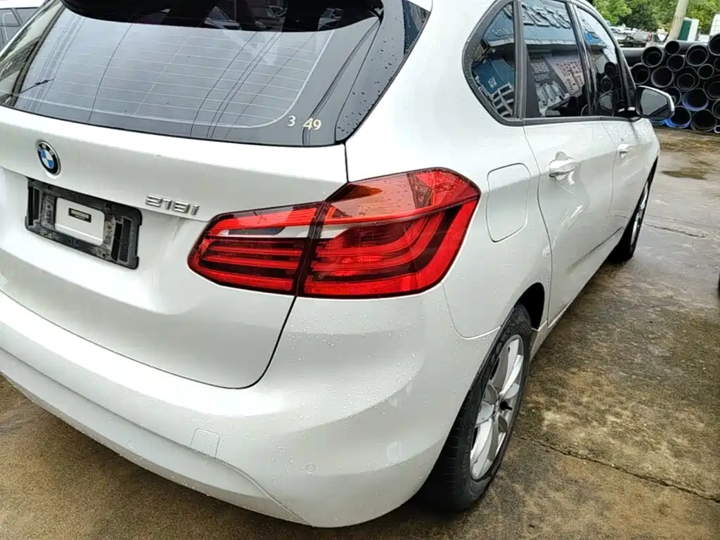 BMW 2 Series Active Tourer — миниатюра 8