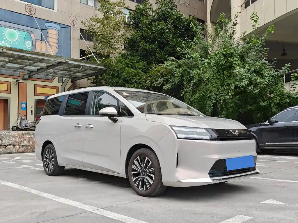 Wuling Xingguang 730 New Energy — миниатюра 3