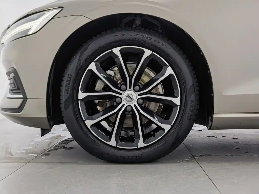 Volvo S60 — миниатюра 17