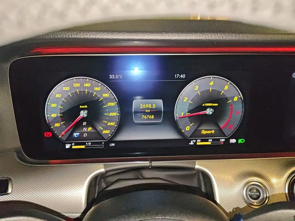 Mercedes-Benz E-Class (Import) — миниатюра 12