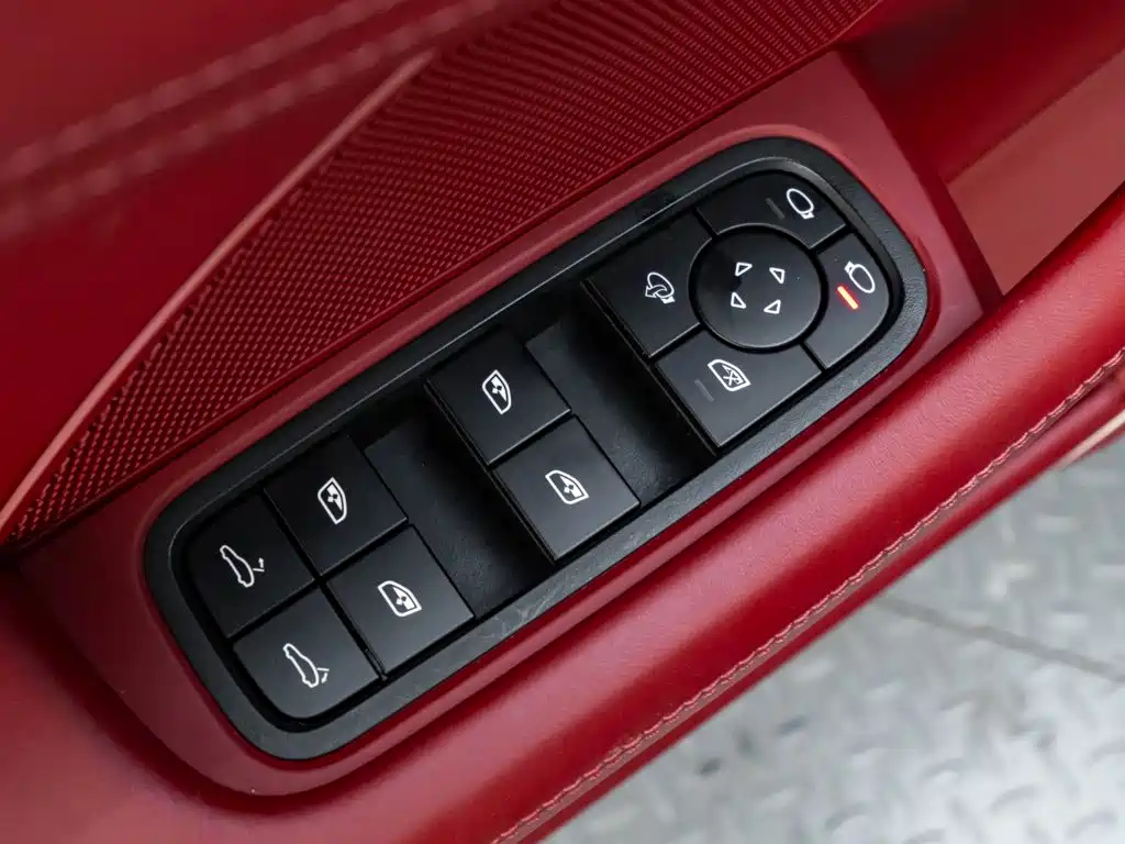 Porsche Panamera — миниатюра 23