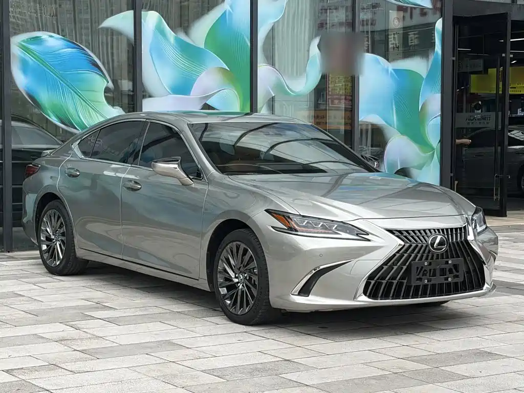 Lexus ES — миниатюра 7