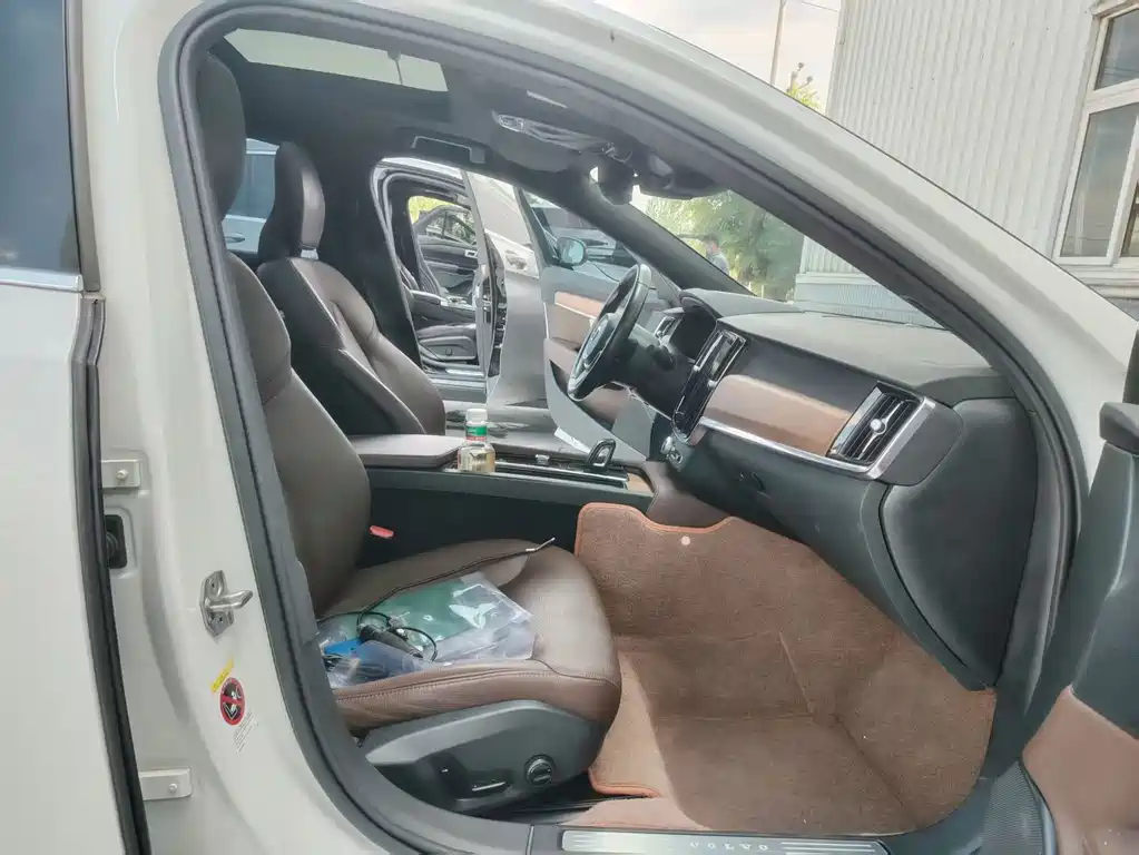 Volvo S90 — миниатюра 8