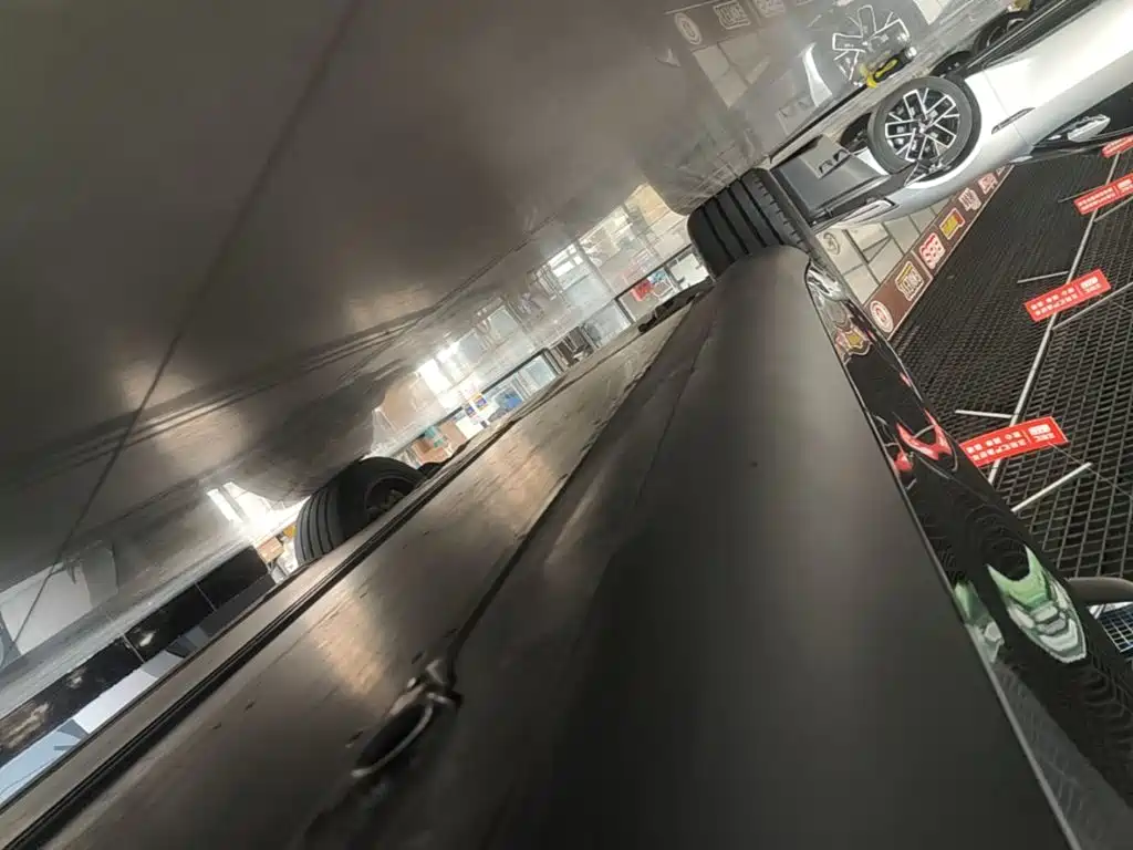 Tesla Model Y — миниатюра 22