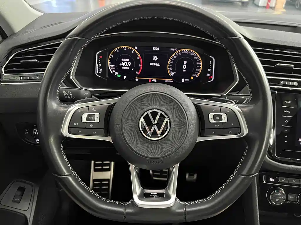 Volkswagen Tiguan L — миниатюра 15