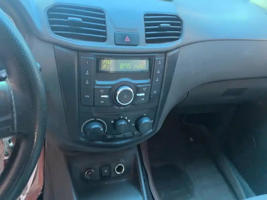 Wuling Hongguang — миниатюра 13