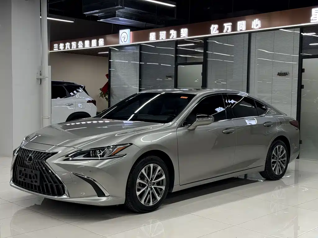 Купить Lexus ES