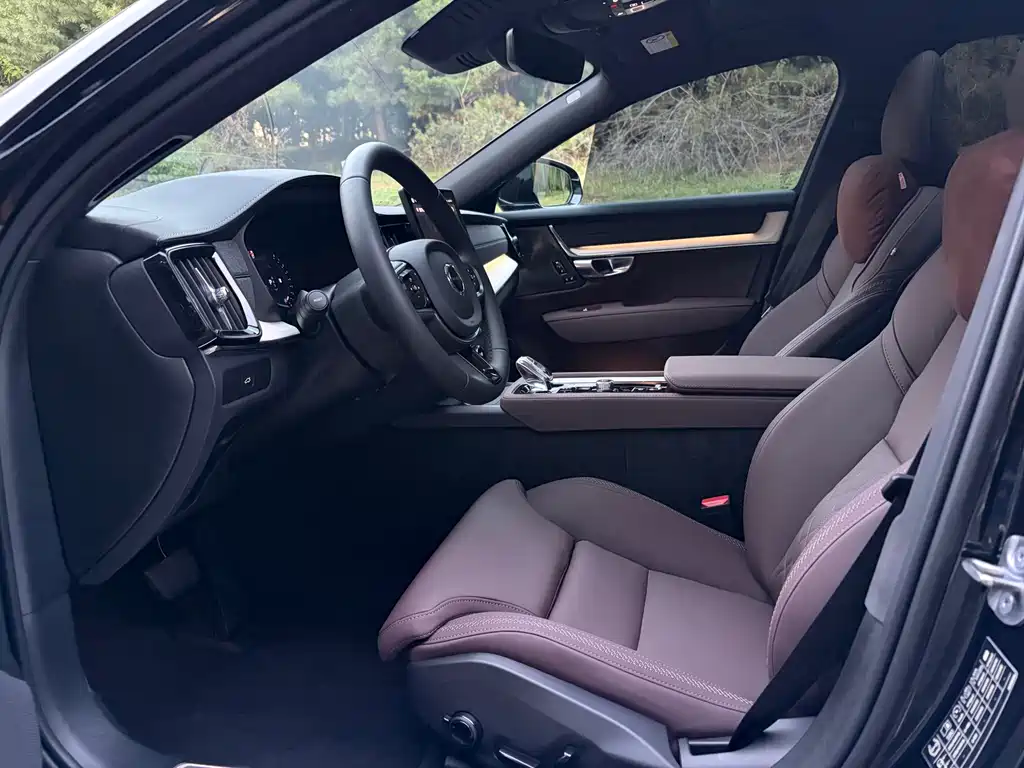 Volvo S90 — миниатюра 8