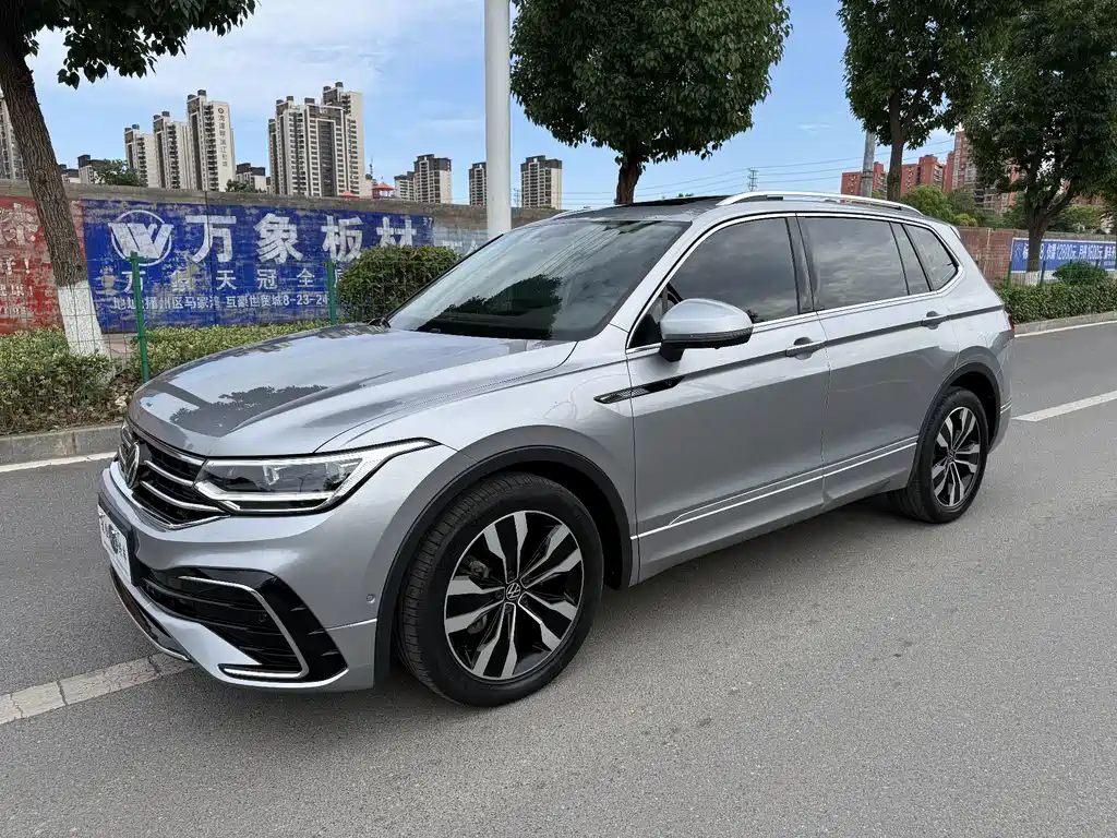Volkswagen Tiguan L