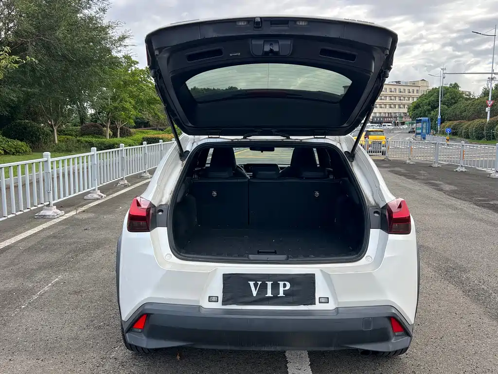 Lexus UX — миниатюра 17